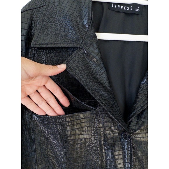 LIONESS Black Faux Croc Embossed Button Front Blazer Jacket, Women's Size M - Picture 4 of 11